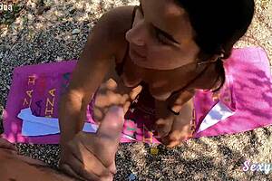 Bootylicious Latina's Outdoor Ass Worship Blowjob Bliss
