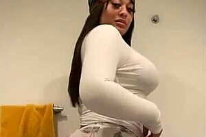 voyeur spies on erotic milf's big ass swaying seductively