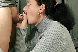 Amateur milf housewife gulps cum pov blowjob intensity