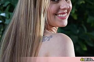 Jessie loves quickie fucks and romantic pussy pounding on winter holiday