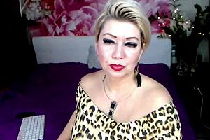 mature married webcam slut teaches young cocksuckers tongue games and deep dildo pounding