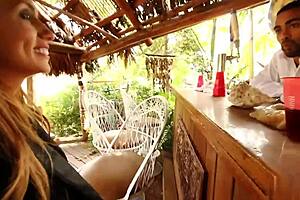 Real Lonely Housewife Mia Ryder Deepthroats BBC After Hubby Jails