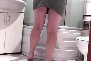 PIZZA GUY FUCKS NAKED BLONDE MILF SALON OWNER DOGGYSTYLE IN SHOWER BIG HAIRY PUSSY POUNDING POV WIFE!