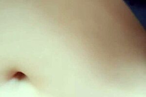 Watch me finger her sexy latina belly button fetish in park