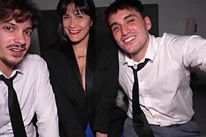 Skinny latina jade mercury's first double vaginal gaping interview shocks?