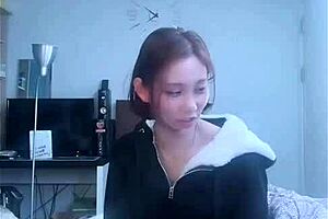 skinny korean girl shorts let panties peek bigo live moments