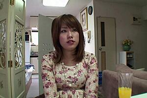 Megumi Iwabuchi craves turning amateur sex into pro facial cumshot passion!