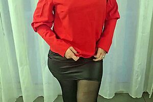 Wanna see my huge ass after I peel off leather skirt and nylons?
