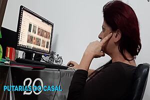 Casada chama técnico pc deleta emails rough webcam squirting creampie