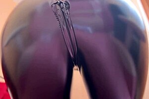 Desperate pussy rub explodes in cum!