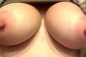 Ever seen Italian milf artemisia's huge natural tits bounce solo up close?