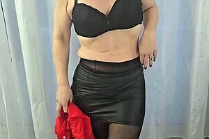 Wanna see my huge ass after I peel off leather skirt and nylons?