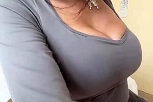 oh man... stepmom's huge tits n that big black dildo!