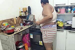 Madrasta squirts hard seeing her in panties homemade brazilian