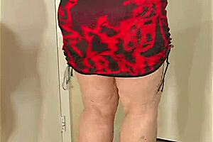 SSBBW Beauty Dances In Miniskirt And Heels For You! 🍑👠