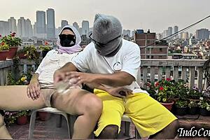 i catch step sis on balcony, she begs me to grope her hairy pussy outdoor! 😏🌳💦