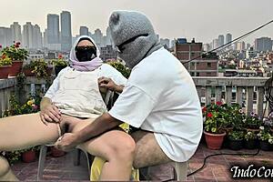 i catch step sis on balcony, she begs me to grope her hairy pussy outdoor! 😏🌳💦