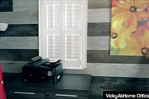 Girlboss Vicky Vette vibes Ivy Secret's wet pussy