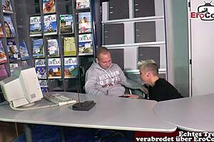 Deutsche STIEFmutter VERFÜHRT Stiefsohn IM BÜRO