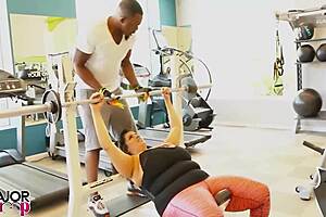 post-workout rome slams sofia’s big clit pussy lips deep