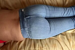 wanna fuck stepmom but legs closed so i blast cum all over her fat ass?