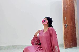 Hijabi stepmom sneaks stepson into bedroom for pussy licking deepthroat