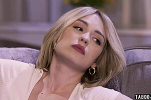 how's cami strella's strapon fucking her petite gf lilly bell's wet pussy?