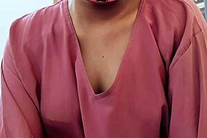 Hijabi stepmom sneaks stepson into bedroom for pussy licking deepthroat