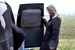 julia pink rims hitchhiker with plug in car