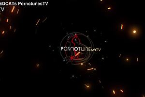 shoot hot cum right on my shaved european milf cunt entrance