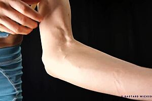 she's got this skinny italian milf vibe with a hand veins fetish that pulls you in deep as the camera lingers on every vein popping out during her tease