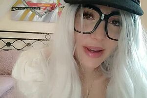 lavinia della your stepmom teaches jerking off to her oiled wet cameltoe pussy 😘🔥