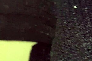 vamos fodendo meu cuzinho gostoso bem devagarinho, que delícia!