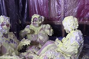 me and two messy milfs covered in gunge food fetish splatter 😩