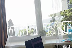 deep fisting pounds her to squirting under office desk at lunchtime