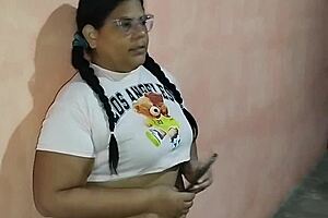 follo el culo de mi vecina mientras su marido trabaja?