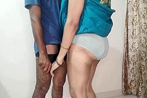 meri sautedli behan mujhe uski panty sungh te pakad leti hai...saza me chudwati hai