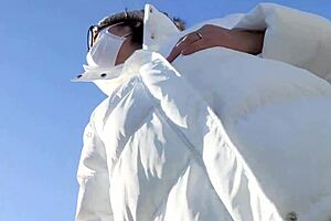 A MARRIED WOMAN'S OUTDOOR MASTURBATION EXCITES FULL VIDEO!