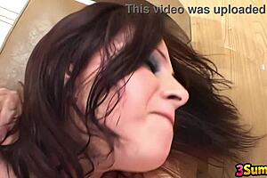 😏 gianna michaels SWALLOWS cum after skinny babe rides TWO monster black cocks in rough MMF threesome! 💦👅