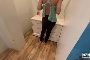 whoa indian best friend's mom is way too hot to resist her curves