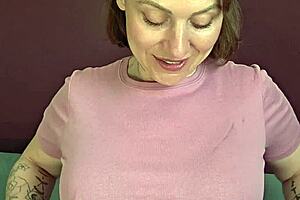 whoops facetime glitch with stepmom's hairy milf pal turns into wild wet jerk session 😈💦