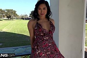 mia li flashes her hairy bush pussy in hot upskirt tease 😘🌳🍑