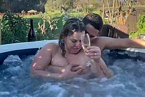 HOT BLONDE MILF MOMMY HOT TUB OUTDOOR PUSSY FUCK NATURAL TITS