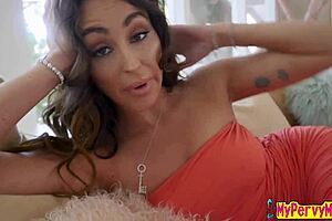StepMom Christiana Cinn Begs: Fuck My Wet Pussy Now?