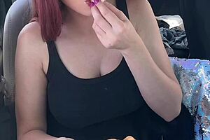 wanna see italian milf artemisia love eat big tits food in car? 😈🍑🚗