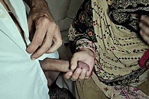 indian hairy big ass faqeerni trades pussy for desi monster cock cash 😈💰