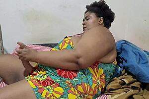Hey stepmom's futanari dildo cock grew massive between legs! 🍆💦😲