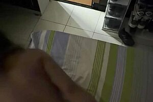 latina milf shakes big ass moves it real sexy