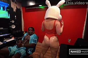 big booty bunny bitch bouncin on bbc deepthroat doggystyle creampie