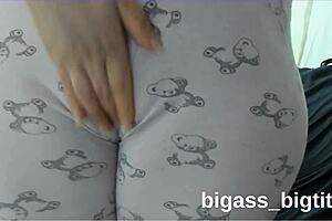 i can't stop rubbing my fat cameltoe through these pajamas...